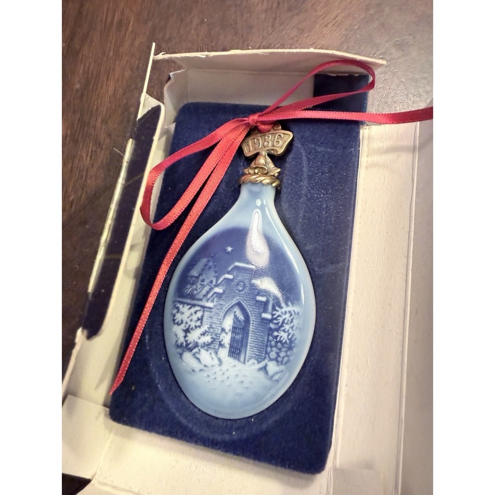 Bing & Grondahl Porcelain Christmas Drop Ornament 1986 box